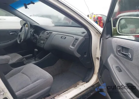 2001 Honda Accord 2.3 Lx из США, поврежденный, VIN 1HGCG66591A011719